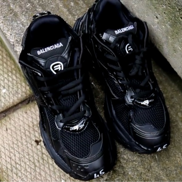 Balenciaga Runner - Picture 6 of 16